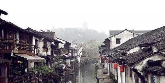 65岁汤姆汉克斯疑健康出状况，右手不受控制地颤抖，曾感染新冠